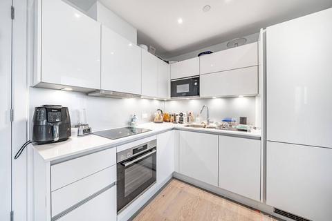 2 bedroom flat for sale, City North Place, Finsbury Park, London, N4