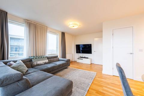 3 bedroom flat to rent, 168 Upper North Street, Poplar, London, E14