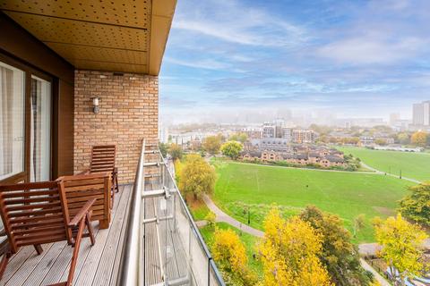 3 bedroom flat to rent, 168 Upper North Street, Poplar, London, E14