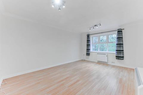 2 bedroom flat to rent, Hadleigh Drive, Sutton, SM2