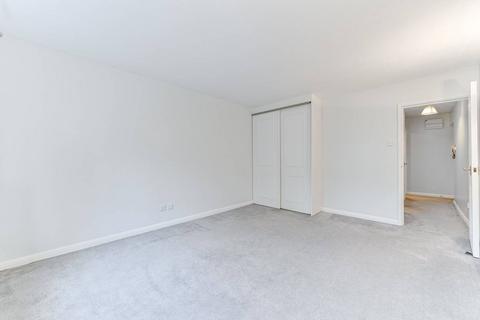 Studio to rent, Overton Road, Sutton, SM2