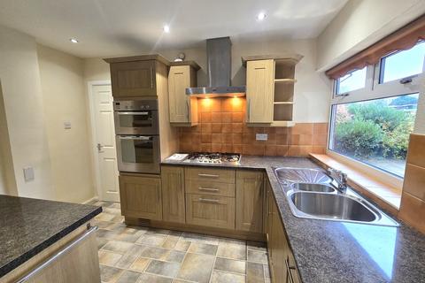 3 bedroom detached bungalow to rent, Maer Lane, Market Drayton, Shropshire