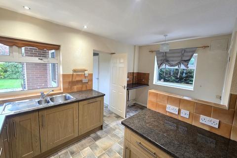 3 bedroom detached bungalow to rent, Maer Lane, Market Drayton, Shropshire