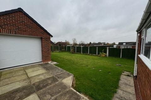 2 bedroom detached bungalow to rent, Wynford Drive, South Elmsall