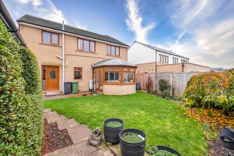 4 bedroom detached house for sale, Marsh Gardens, Honley, Holmfirth