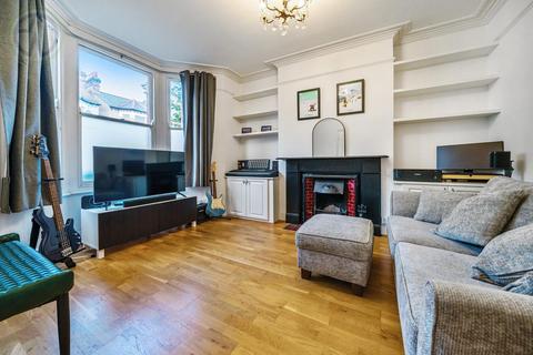 15 Warren Road, London, SW19 2HY