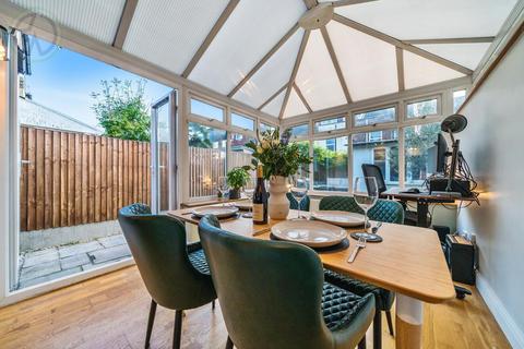 15 Warren Road, London, SW19 2HY