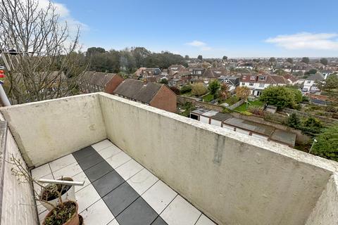 2 bedroom apartment for sale, Highlands Road, Brighton BN41