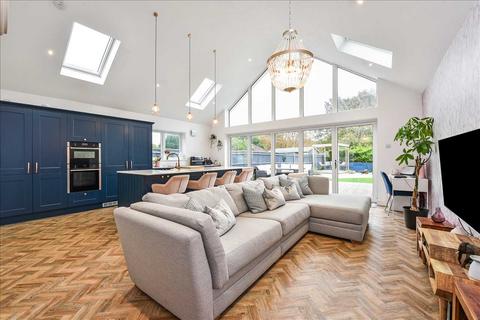 95 Fleet End Road, Warsash, Southampton, SO31 9JH