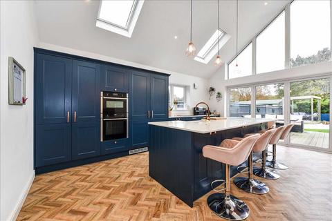 95 Fleet End Road, Warsash, Southampton, SO31 9JH