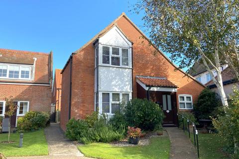 2 bedroom detached house for sale, Ashdown Court, Cromer NR27