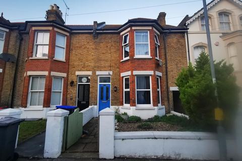 3 bedroom terraced house to rent, Alexandra Road, Broadstairs