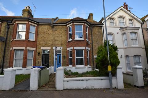 3 bedroom terraced house to rent, Alexandra Road, Broadstairs