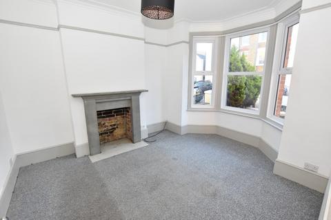 3 bedroom terraced house to rent, Alexandra Road, Broadstairs