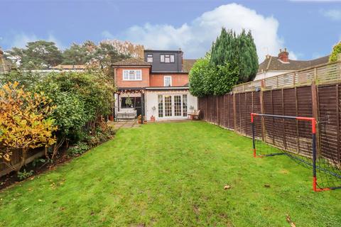 5 bedroom semi-detached house for sale, Aldershot Road, Fleet GU52