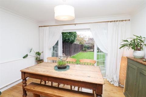 4 bedroom semi-detached house for sale, Aldershot Road, Fleet GU52