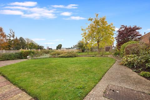 5 bedroom detached house for sale, Century Road, Rainham