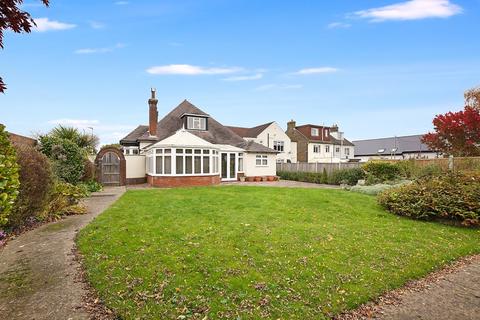 5 bedroom bungalow for sale, Century Road, Rainham