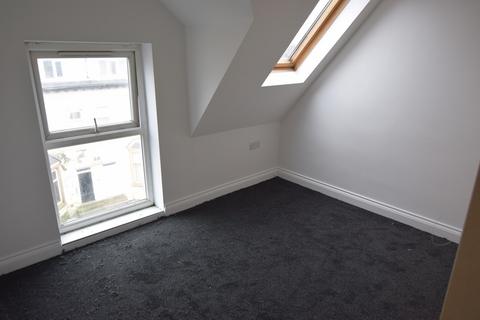 2 bedroom apartment to rent, Regent Road, Blackpool