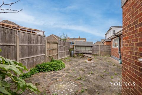 2 bedroom detached bungalow for sale, Juliers Road, Canvey Island, SS8