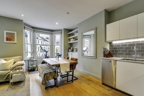 1 bedroom flat to rent, Strathblaine Road, London