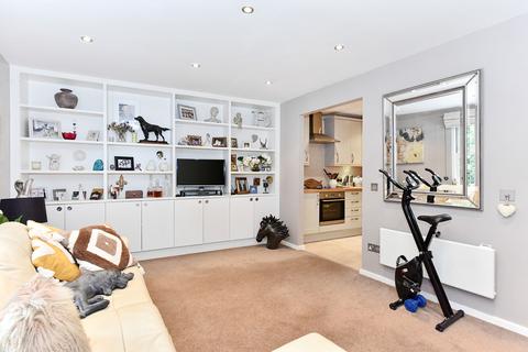 1 bedroom apartment for sale, Victoria Park Road, London E9