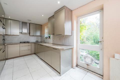 4 bedroom terraced house for sale, Peridot Street, London