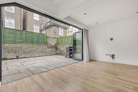 2 bedroom flat to rent, Waldemar Avenue, London
