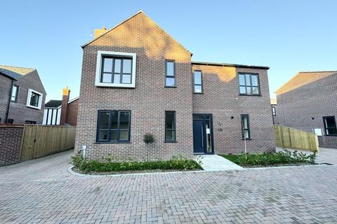 4 bedroom detached house to rent, The Glade College Street, Grimsby DN34