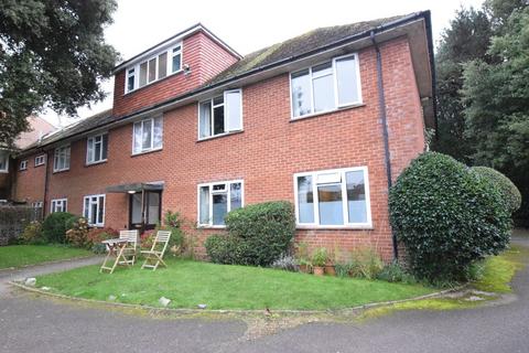 2 bedroom apartment to rent, Verwood Crescent, Bournemouth