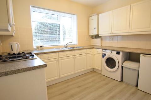 2 bedroom apartment to rent, Verwood Crescent, Bournemouth