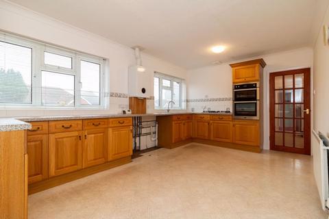 9 Birch Way, Warlingham, CR6 9DA