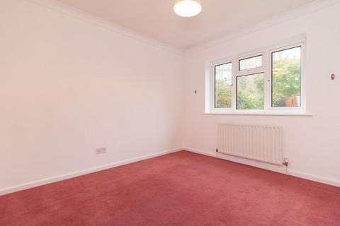 9 Birch Way, Warlingham, CR6 9DA