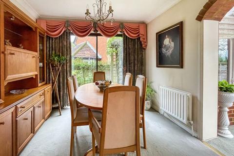 4 bedroom detached house for sale, Firs Drive, Hedge End, Southampton, SO30