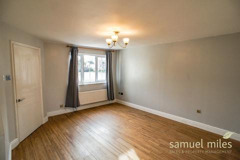 3 bedroom end of terrace house for sale, Webbs Court, Chippenham SN15