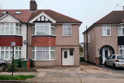 3 bedroom house to rent, Dulverton Road, New Eltham SE9