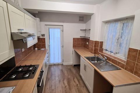 3 bedroom house to rent, Dulverton Road, New Eltham SE9