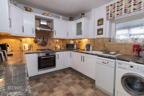 3 bedroom semi-detached house for sale, Arnold Miller Close, Norwich