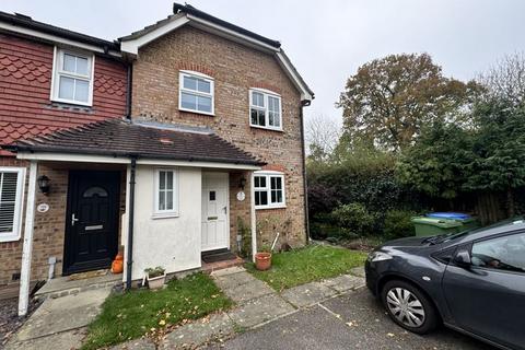 2 bedroom terraced house to rent, Ropeland Way, Horsham