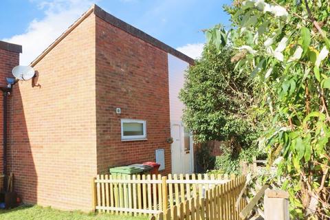 1 bedroom bungalow for sale, Rochfords Gardens, Slough