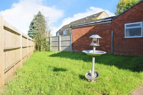 1 bedroom bungalow for sale, Rochfords Gardens, Slough