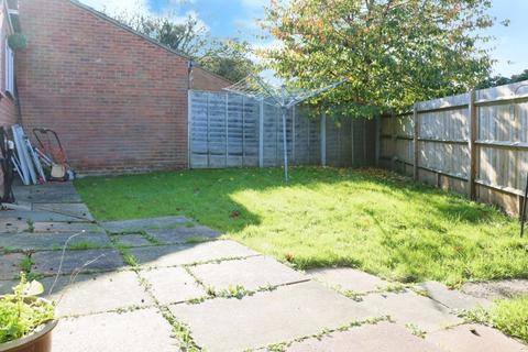 1 bedroom bungalow for sale, Rochfords Gardens, Slough