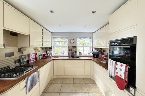 4 bedroom detached house for sale, Swift Close, Kenilworth