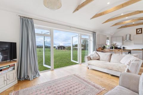 2 bedroom detached house for sale, Springfield Road, Eaton Bray, LU6