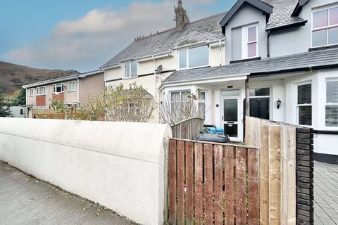 2 bedroom flat for sale, Whinacres, Conwy