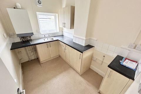 2 bedroom flat for sale, Whinacres, Conwy