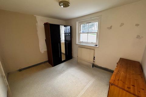 Flat D, 1 - 3 Lansdowne Square, Northfleet, Gravesend, DA11 9LX