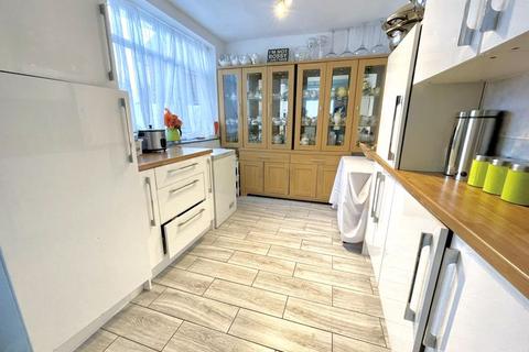 3 bedroom semi-detached house for sale, Leafields, Dunstable