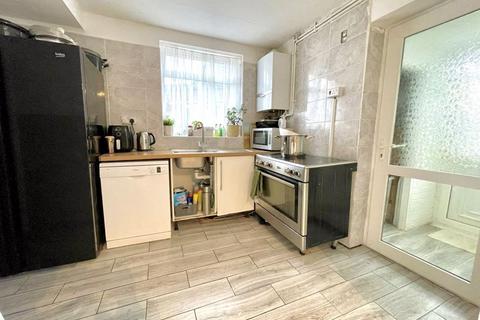 3 bedroom semi-detached house for sale, Leafields, Dunstable