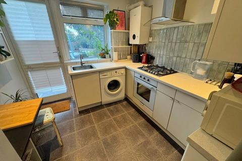 1 bedroom maisonette for sale, Reading Road, Northolt